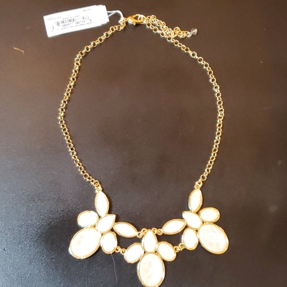 Anne Klein gold tone necklace with pearlized gems - Picture 2 of 6